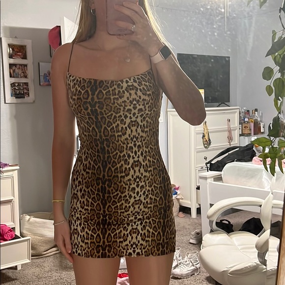Soft Cheetah dress with side slit! - Picture 1 of 3